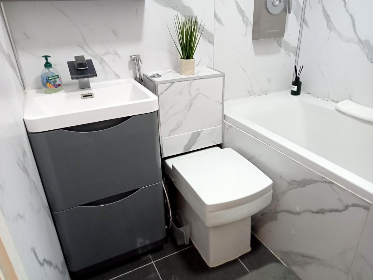 Studio Apartment In London, Bethnal Green ภายนอก รูปภาพ