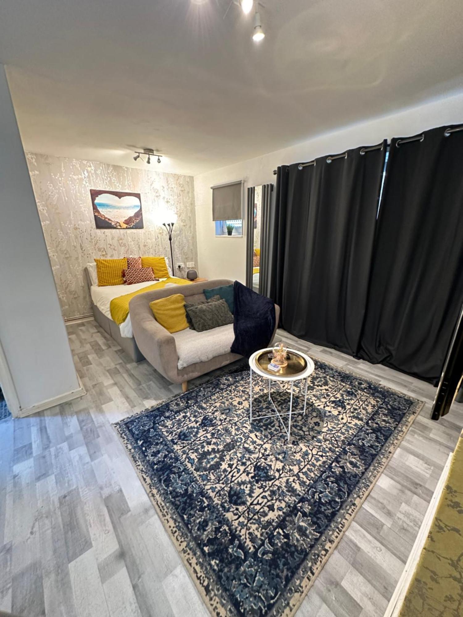 Studio Apartment In London, Bethnal Green ภายนอก รูปภาพ