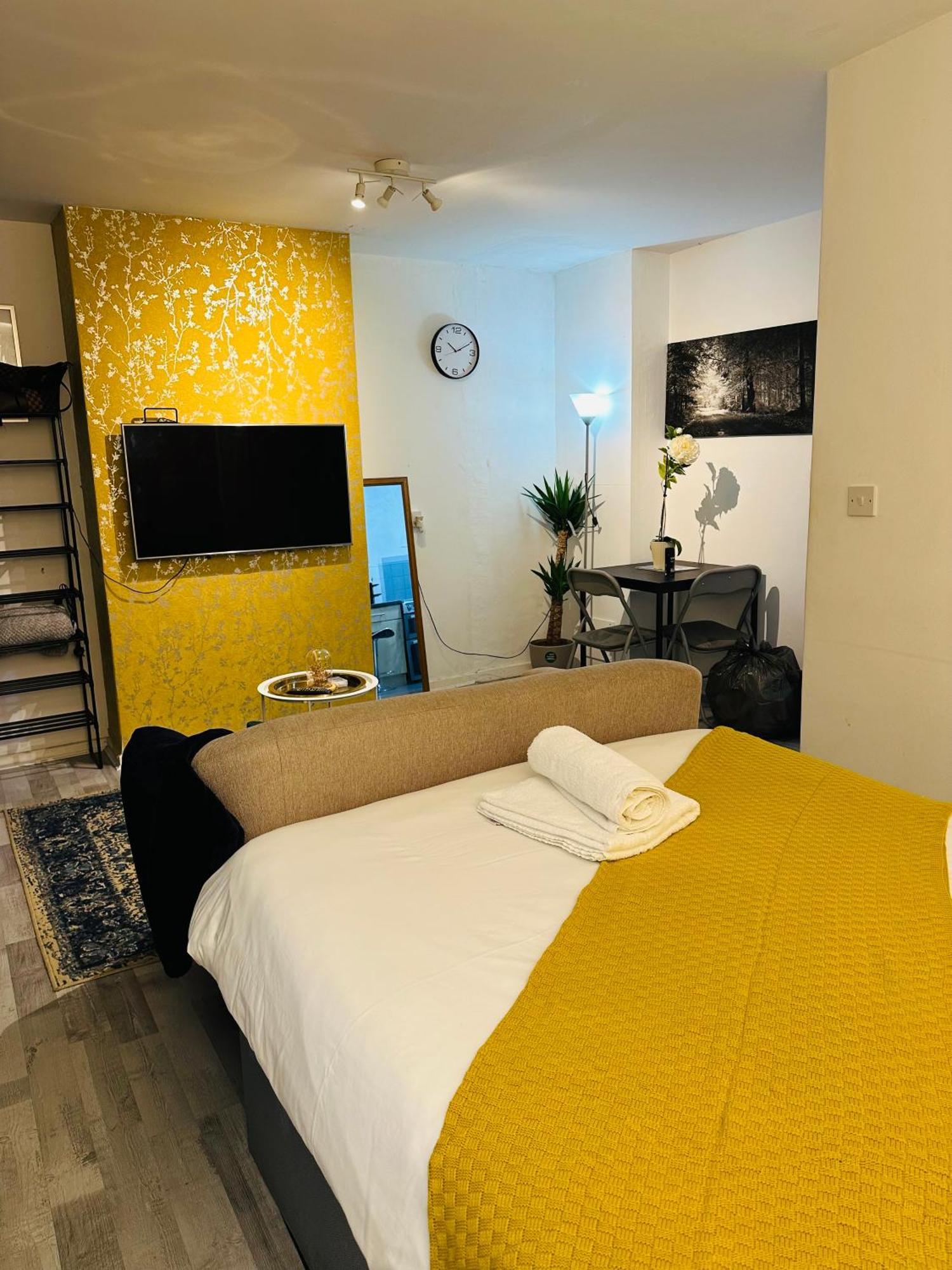 Studio Apartment In London, Bethnal Green ภายนอก รูปภาพ