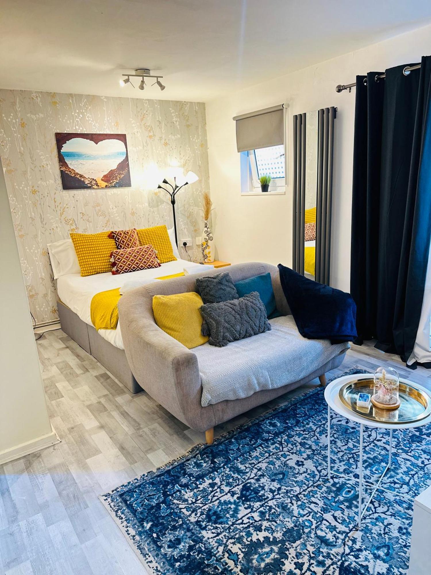 Studio Apartment In London, Bethnal Green ภายนอก รูปภาพ