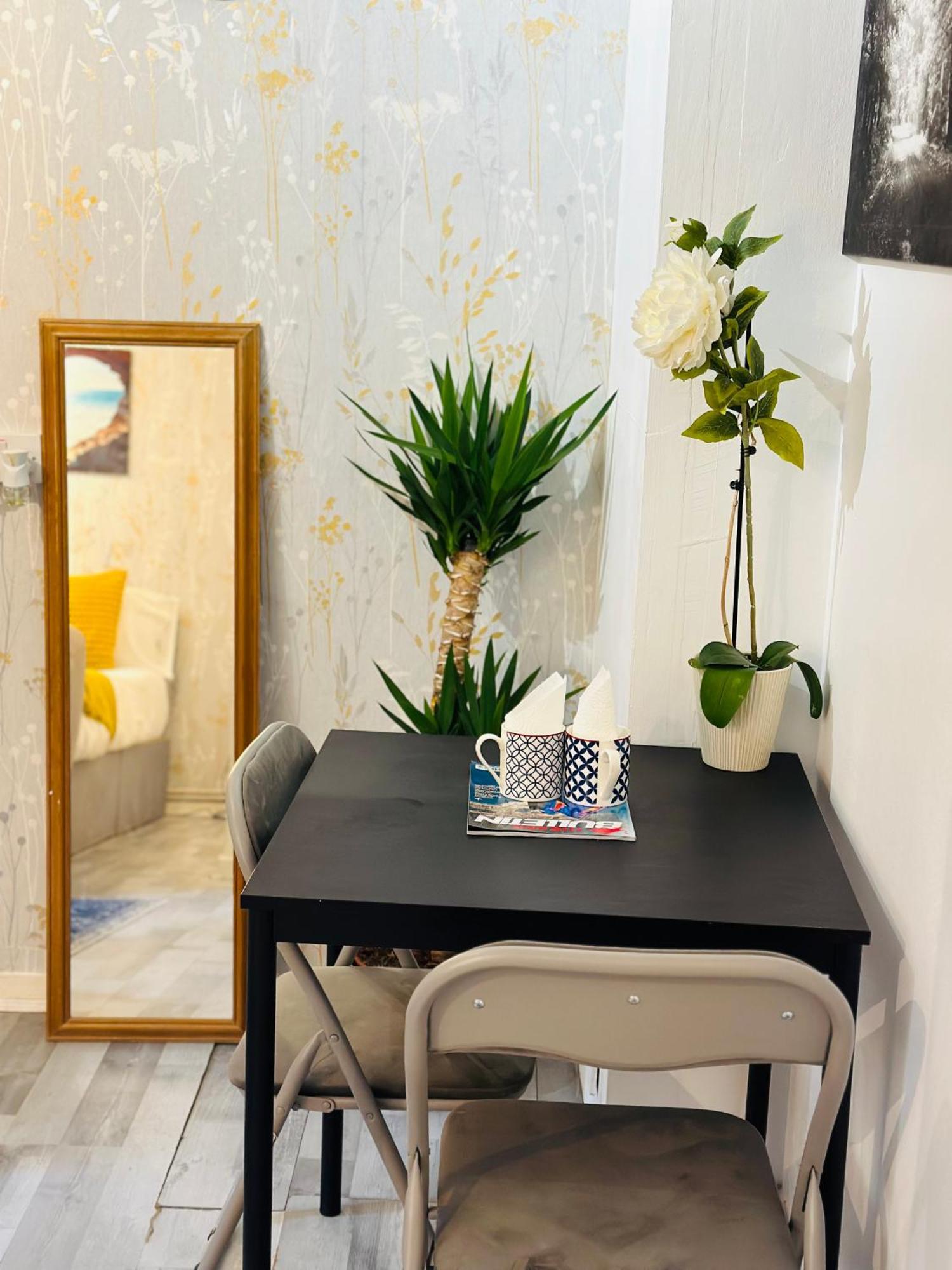 Studio Apartment In London, Bethnal Green ภายนอก รูปภาพ